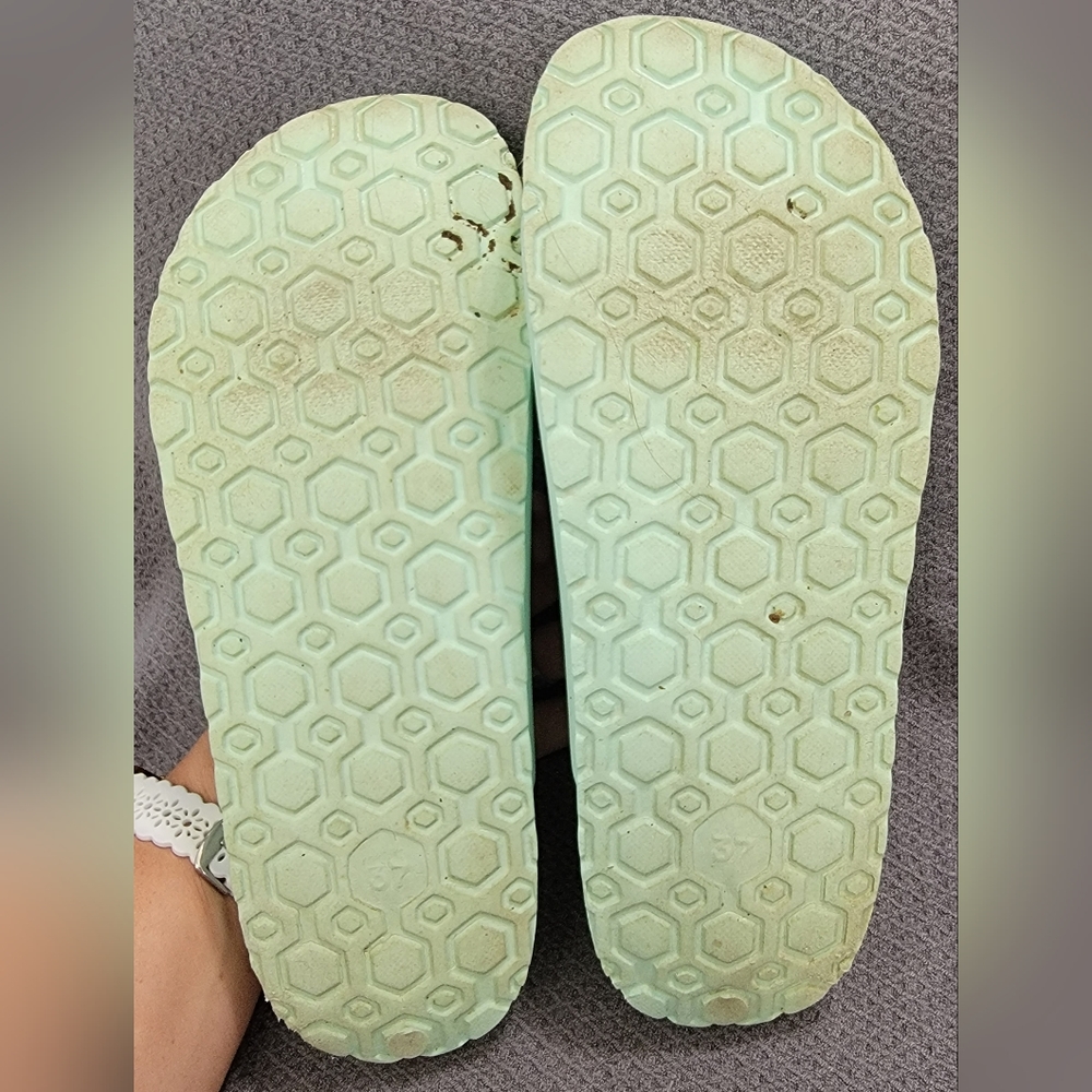 Slides - Picture 3 of 4